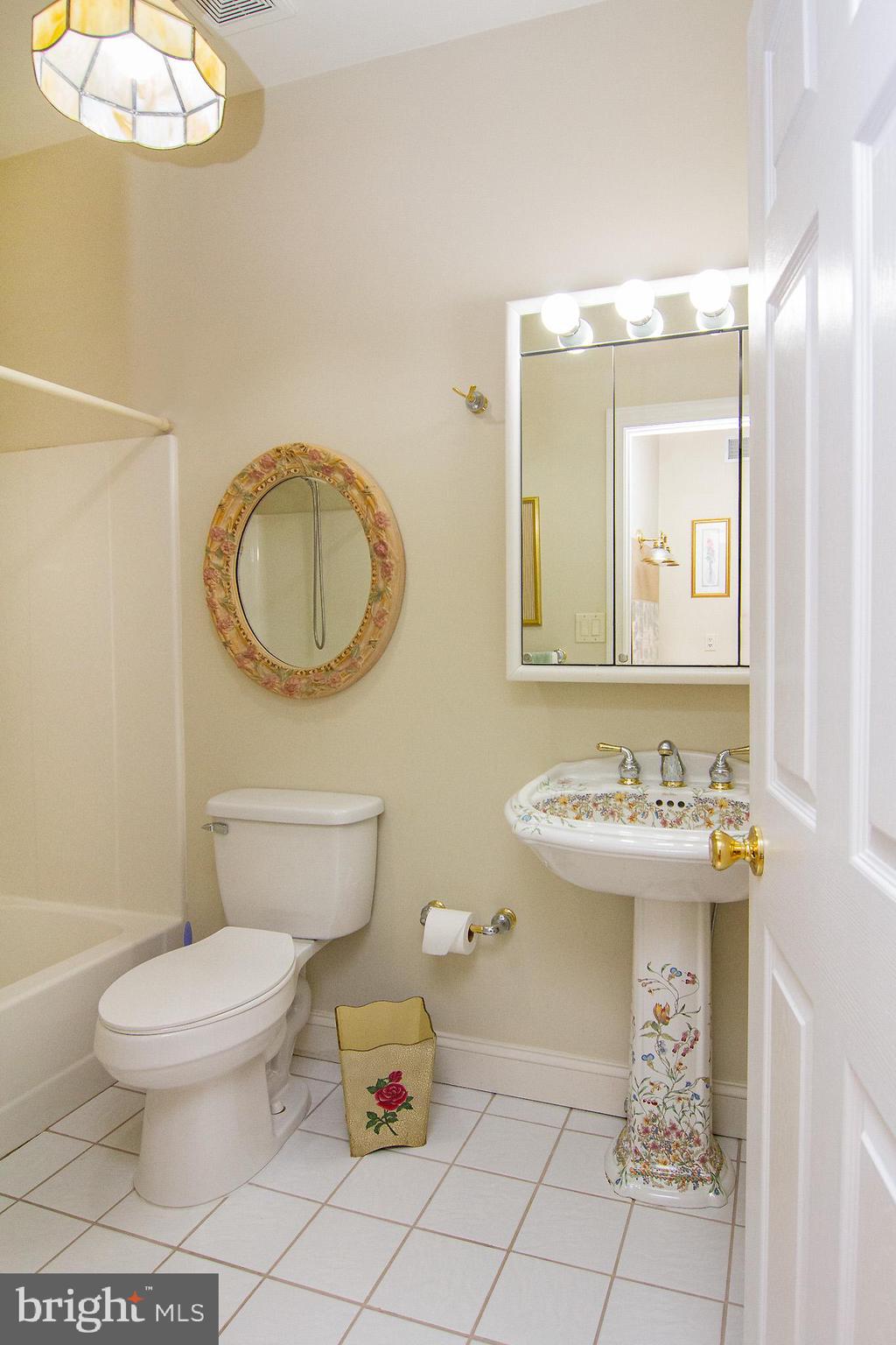 RIVER DOWNS - Residential