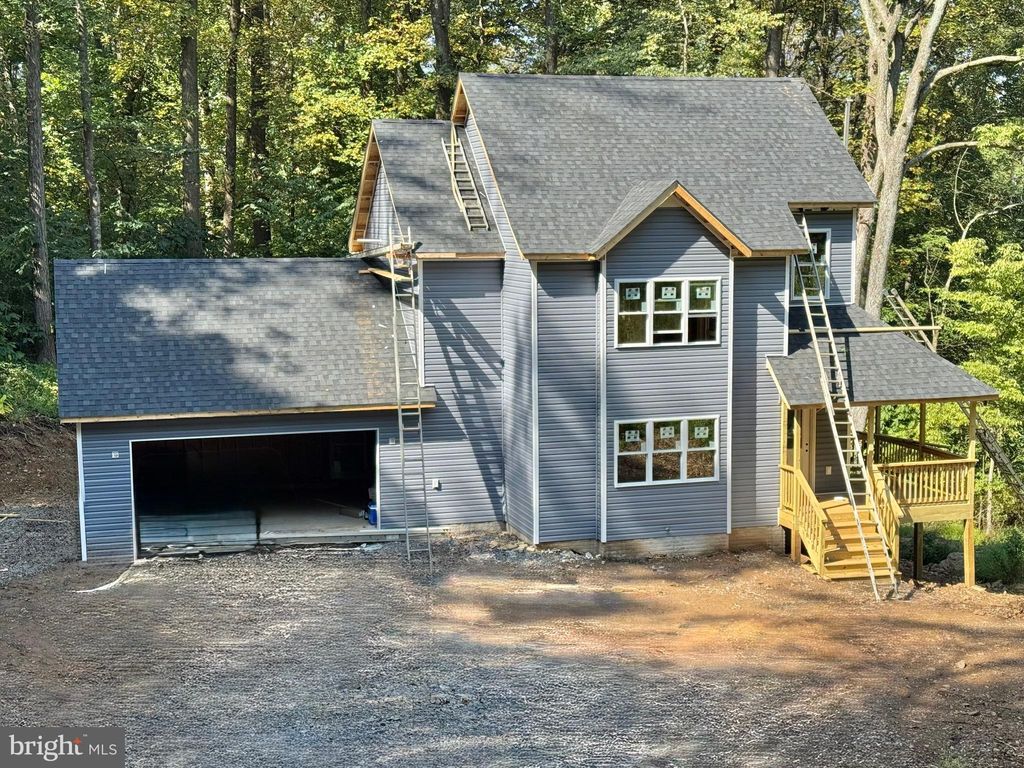 Photo of 19 Pippin Court, LINDEN, VA 22642 (MLS # VAWR2012396)