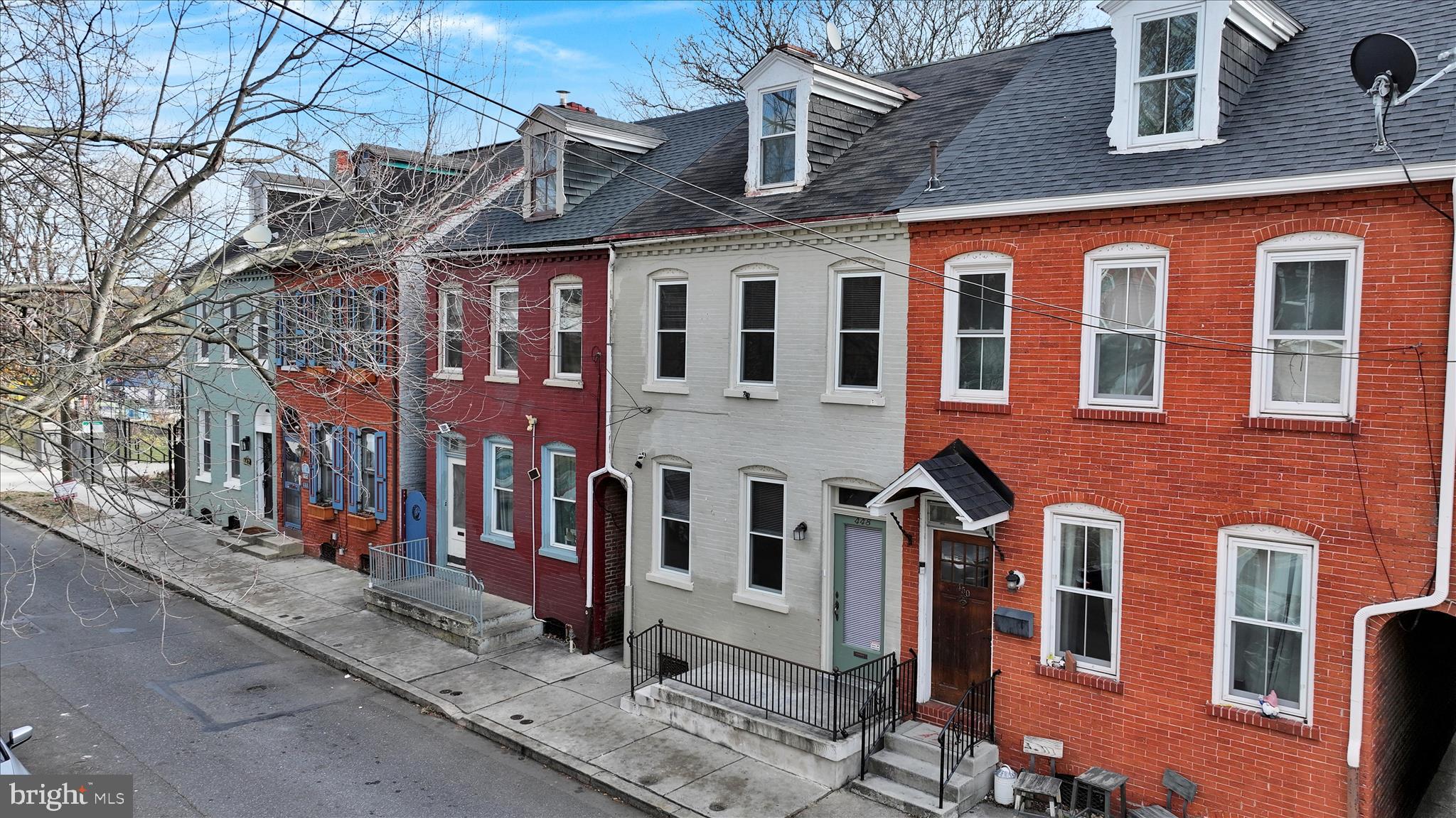 CABBAGE HILL - Residential