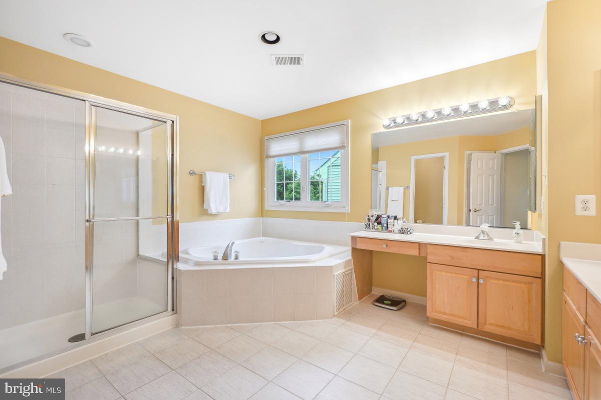 POTOMAC REGENCY - Residential