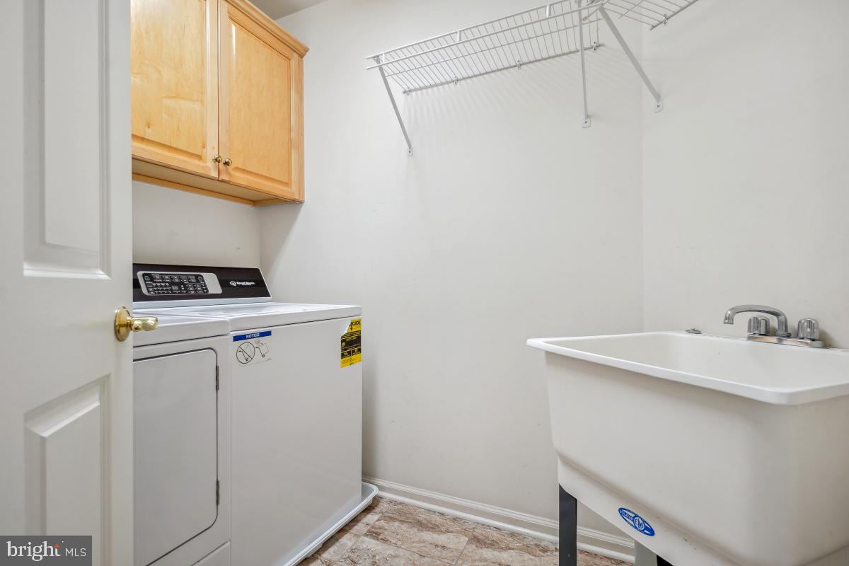 POTOMAC REGENCY - Residential