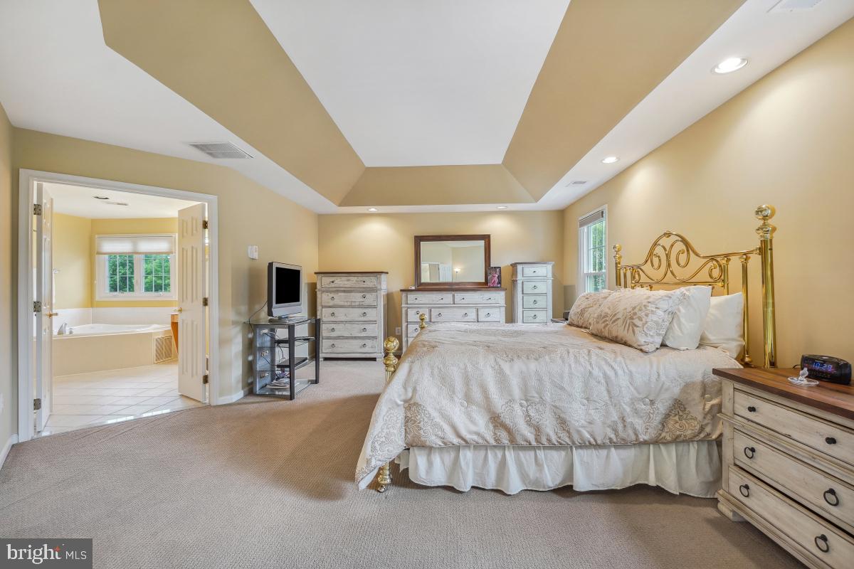 POTOMAC REGENCY - Residential