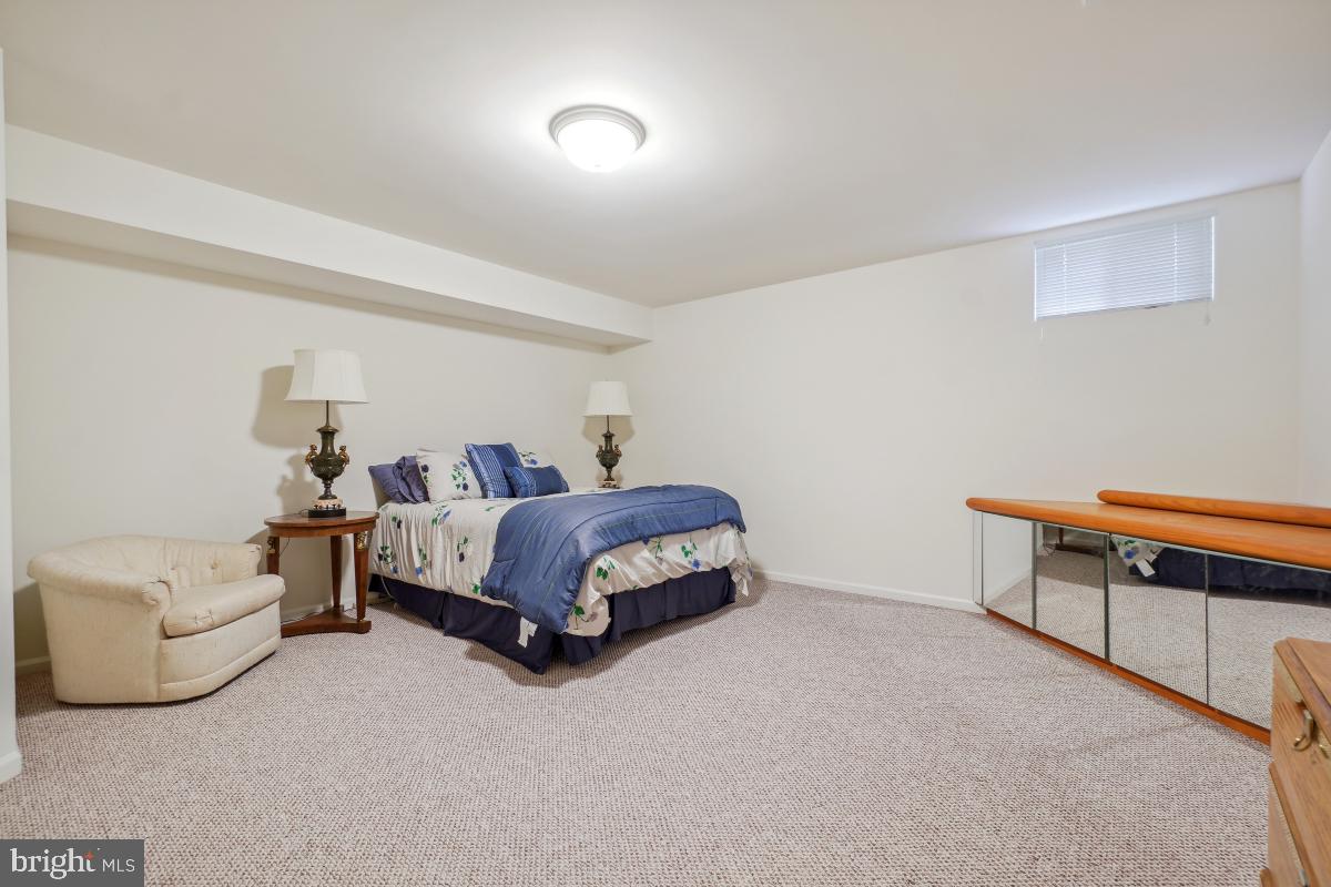 POTOMAC REGENCY - Residential