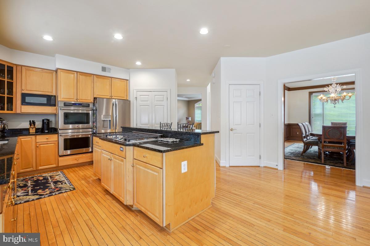 POTOMAC REGENCY - Residential