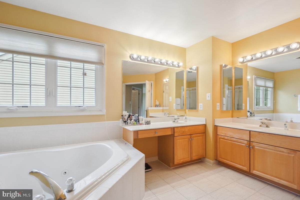 POTOMAC REGENCY - Residential