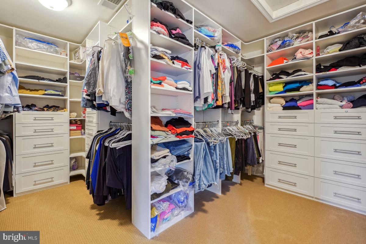 POTOMAC REGENCY - Residential