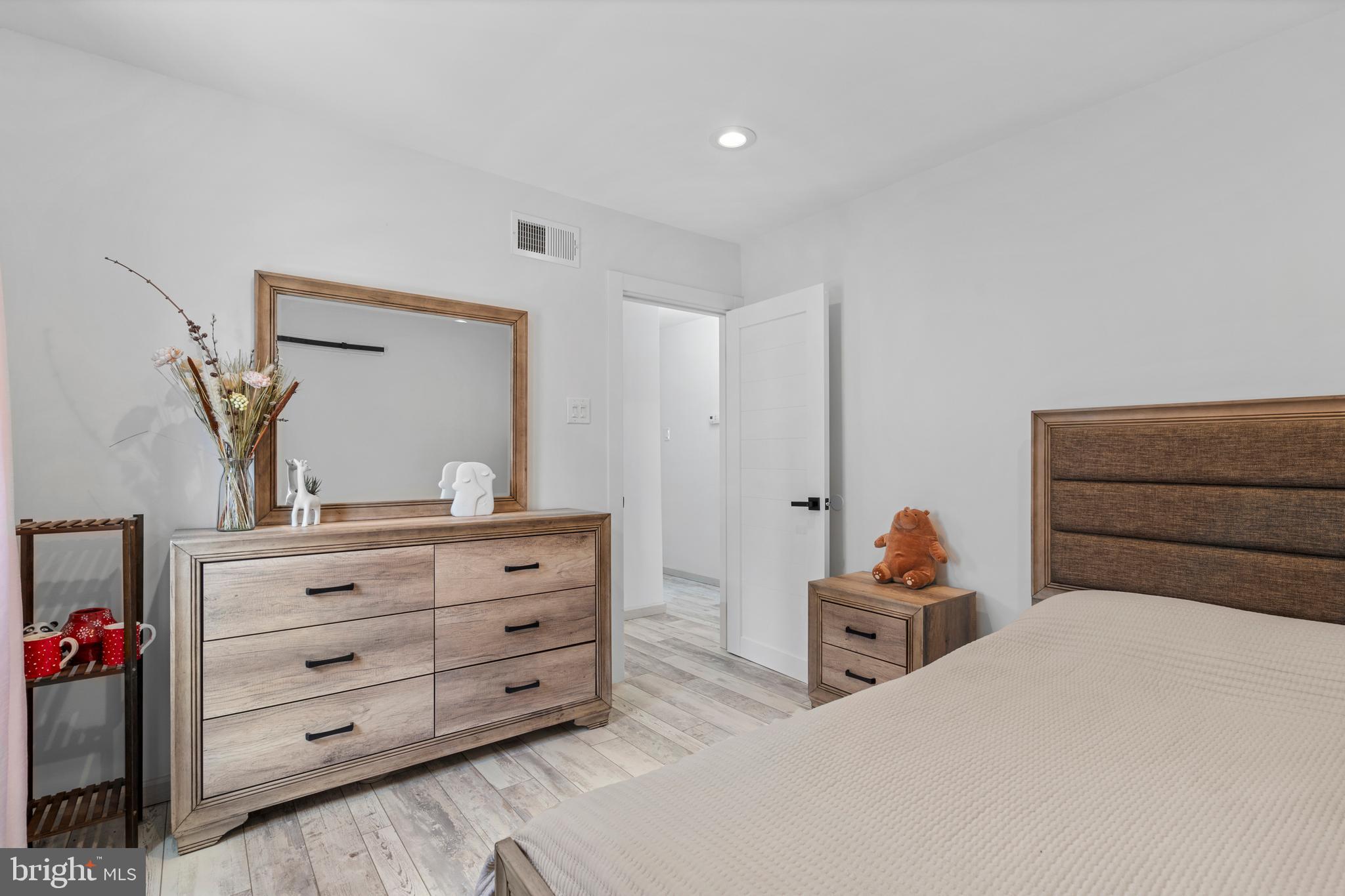 SOMERTON - Residential