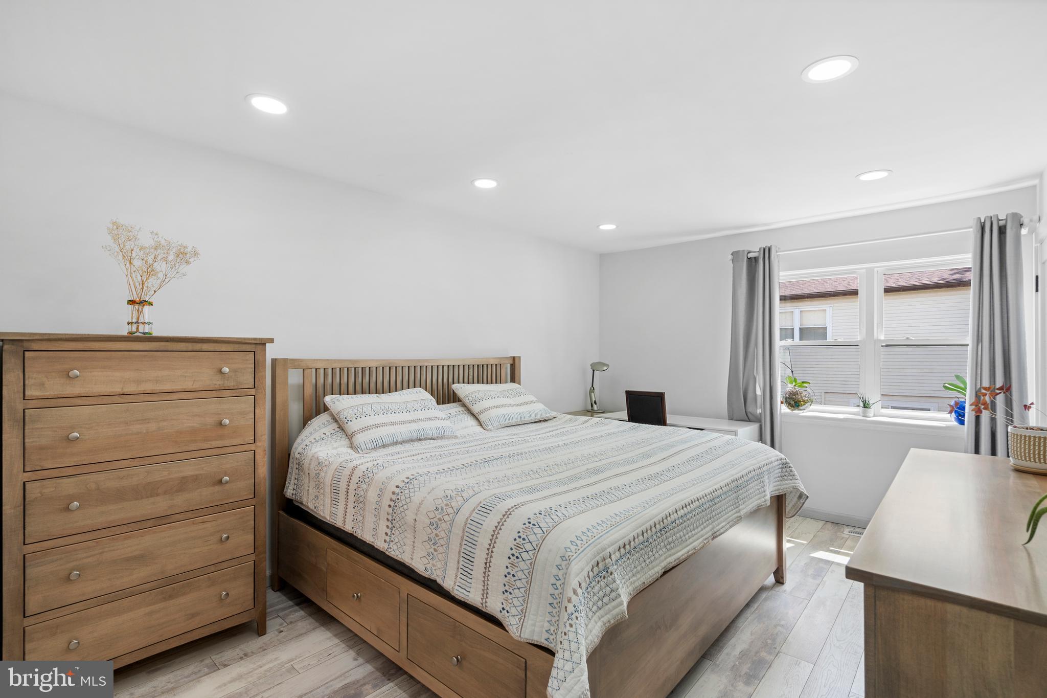 SOMERTON - Residential