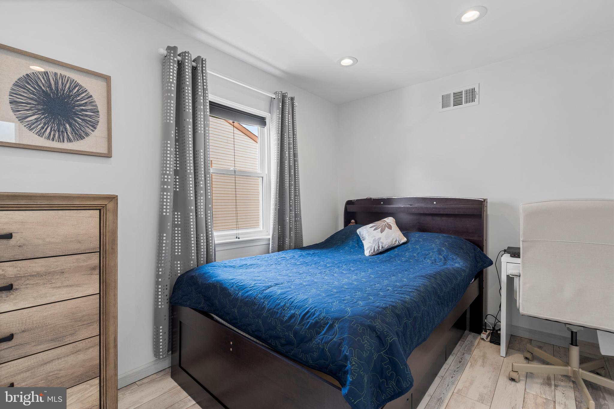 SOMERTON - Residential