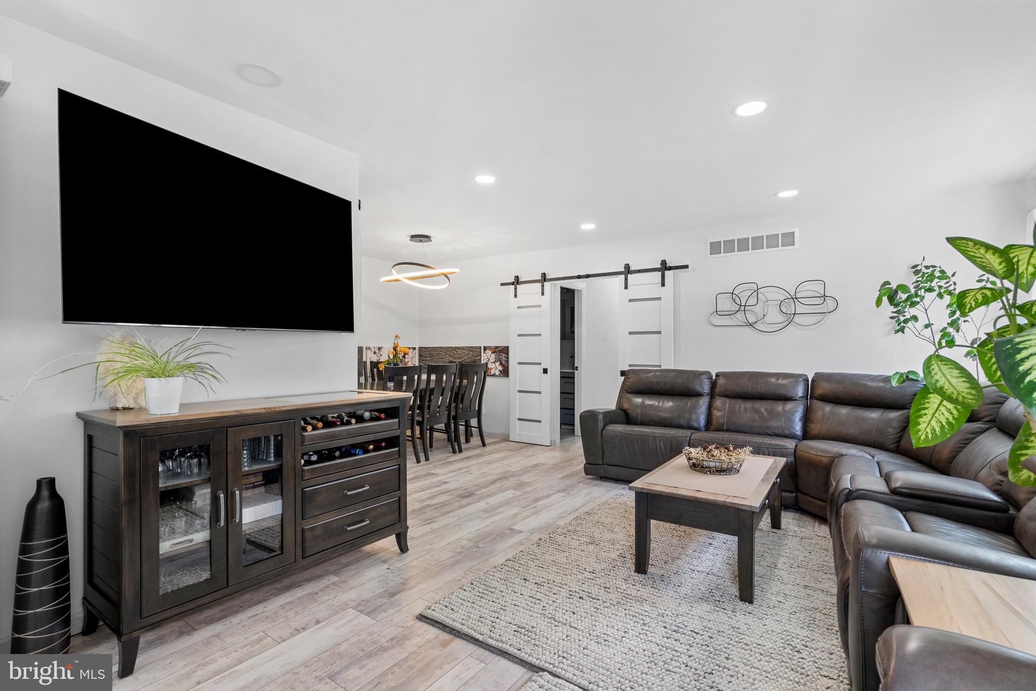 SOMERTON - Residential