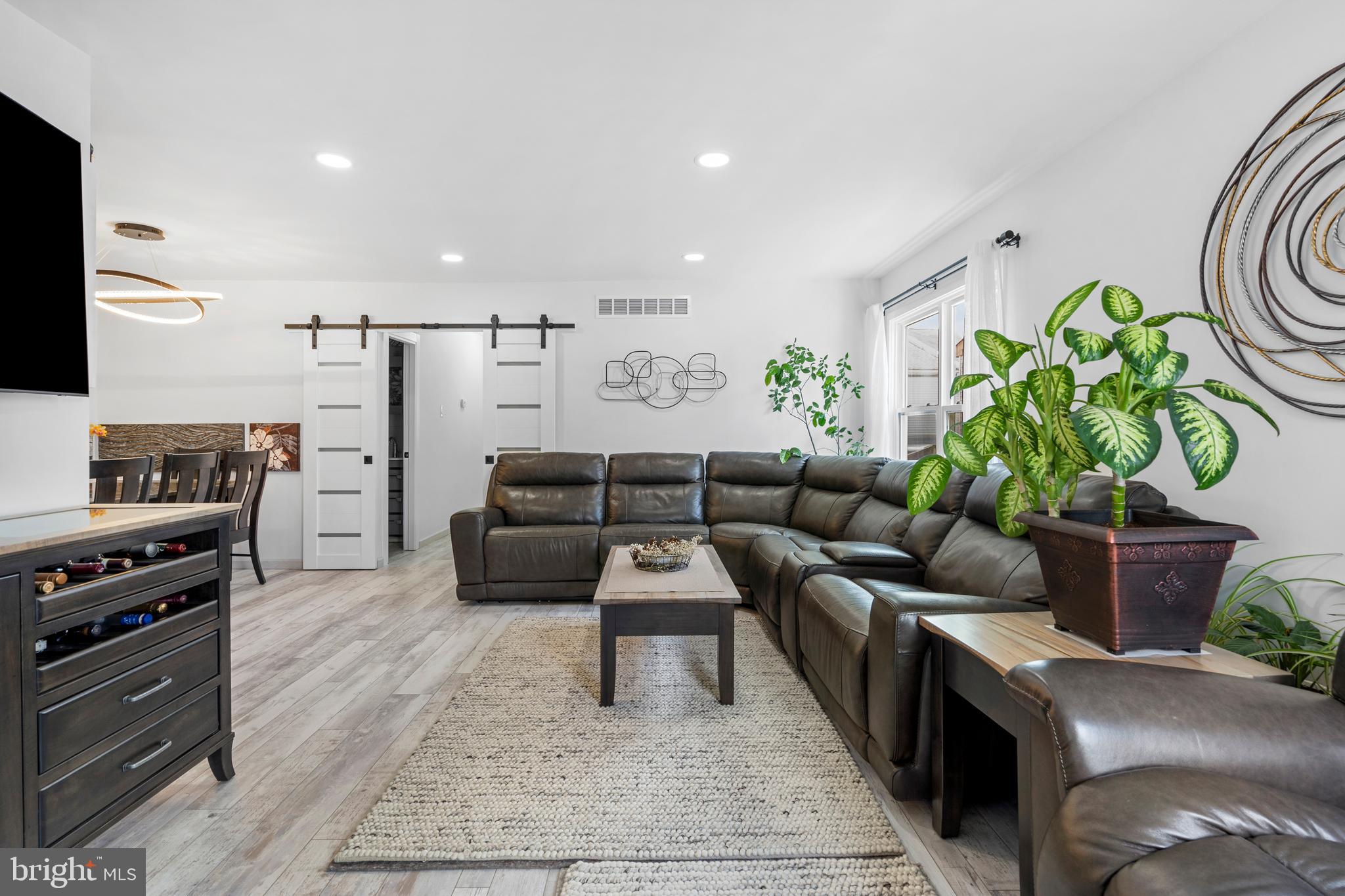 SOMERTON - Residential
