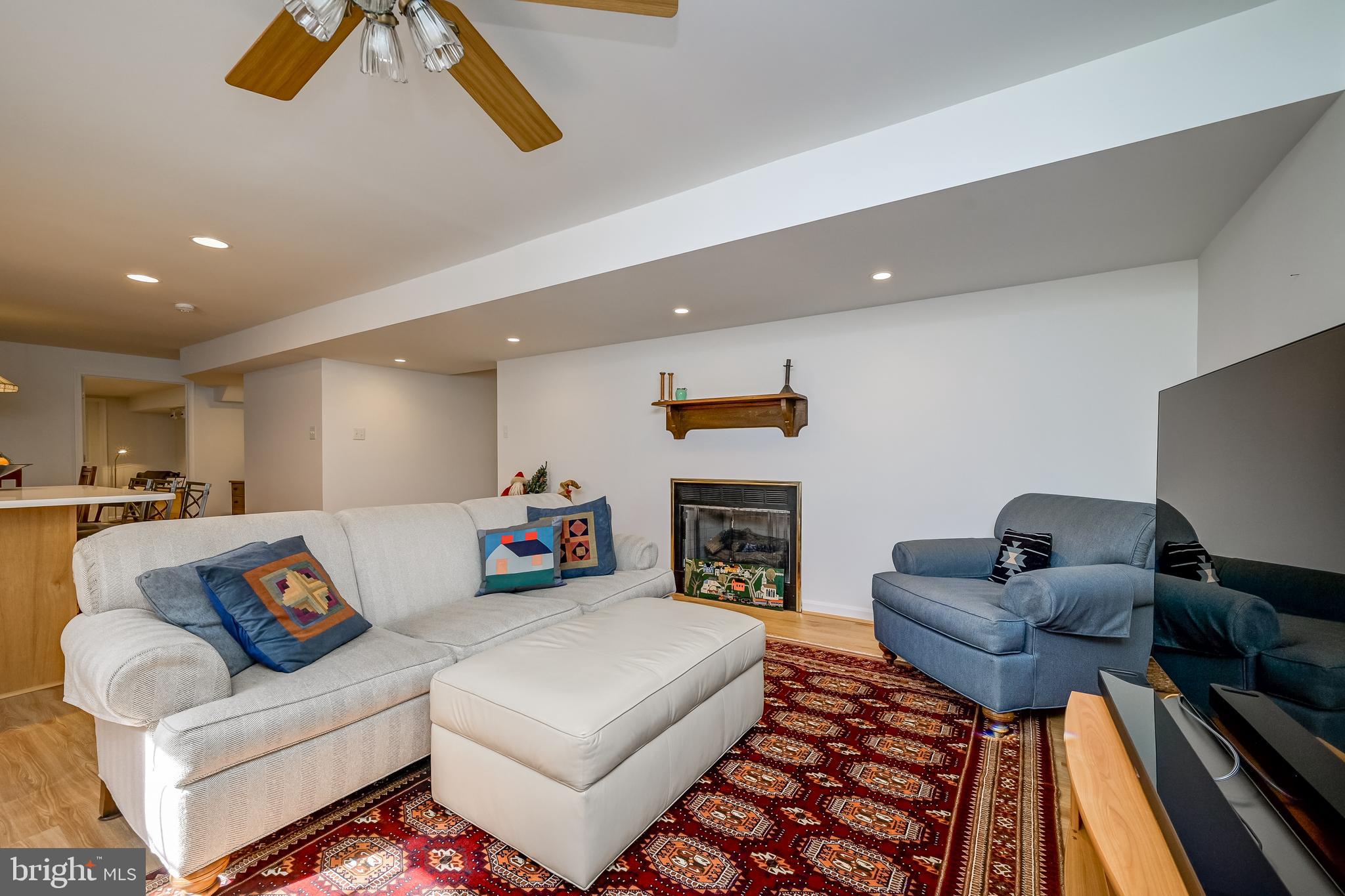 RIVER HILL - Residential