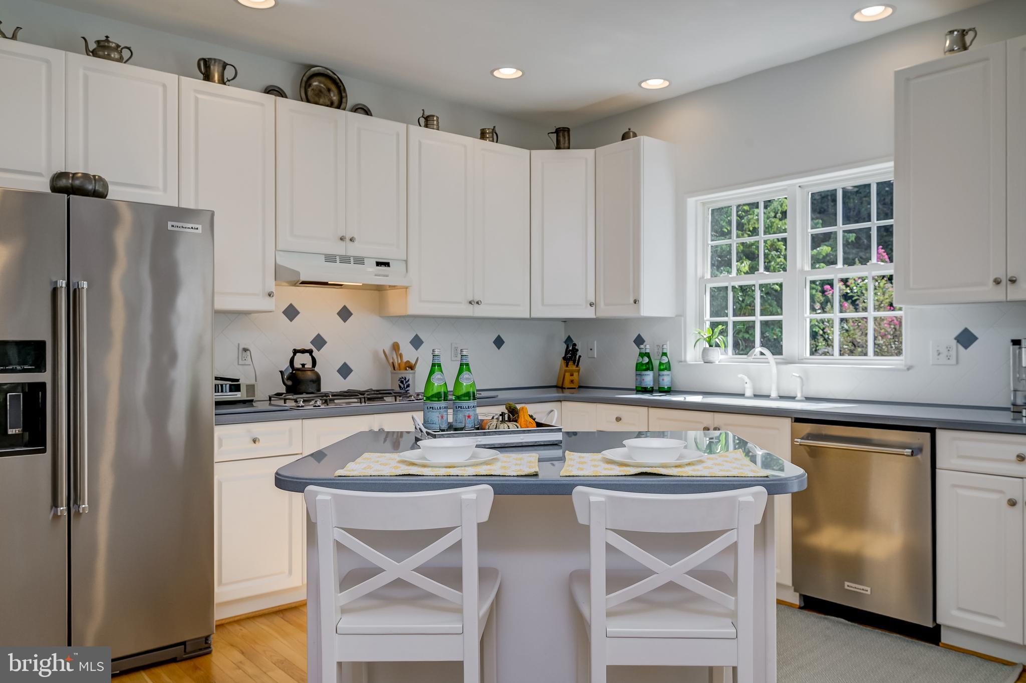 RIVER HILL - Residential