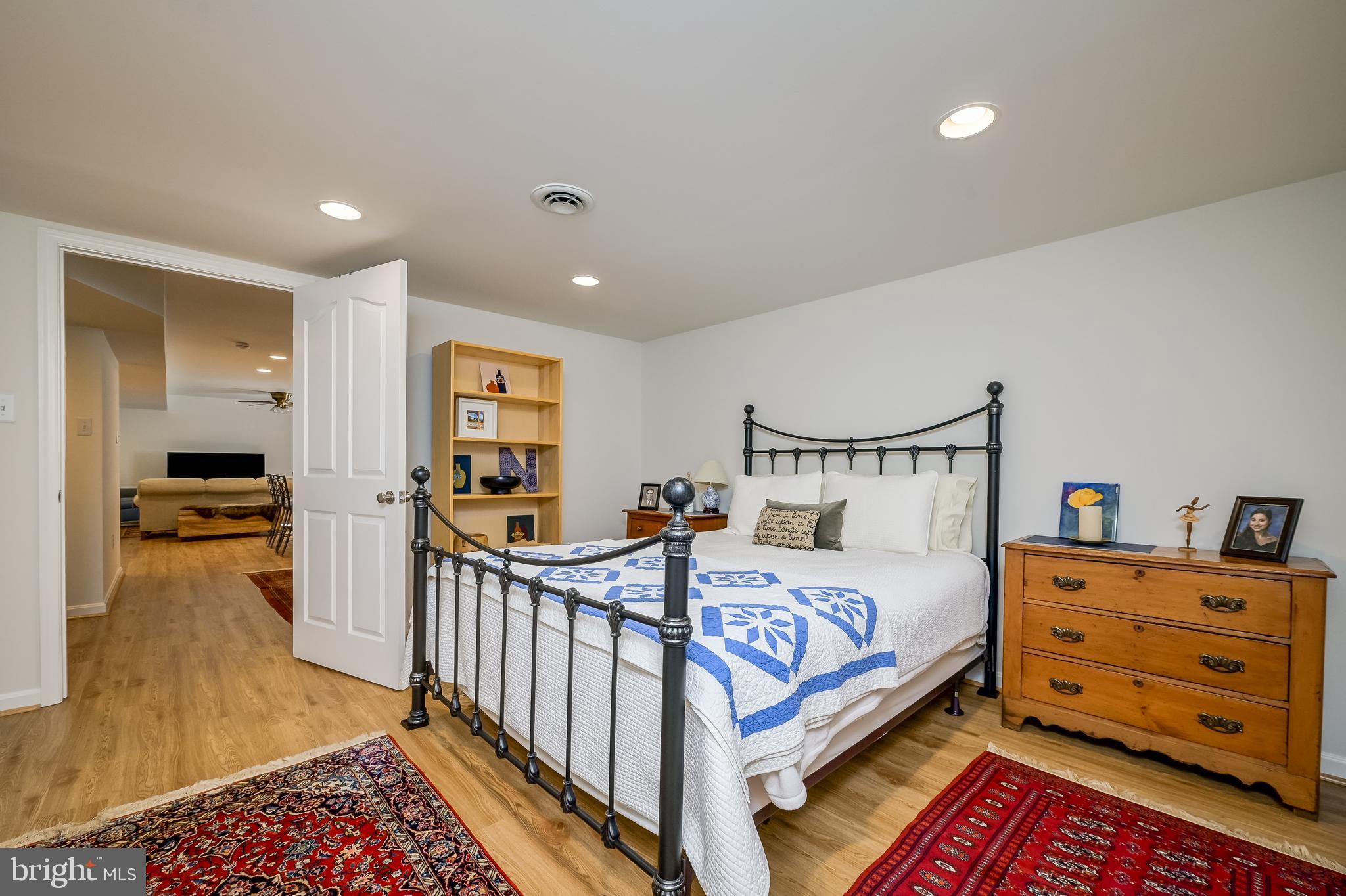 RIVER HILL - Residential