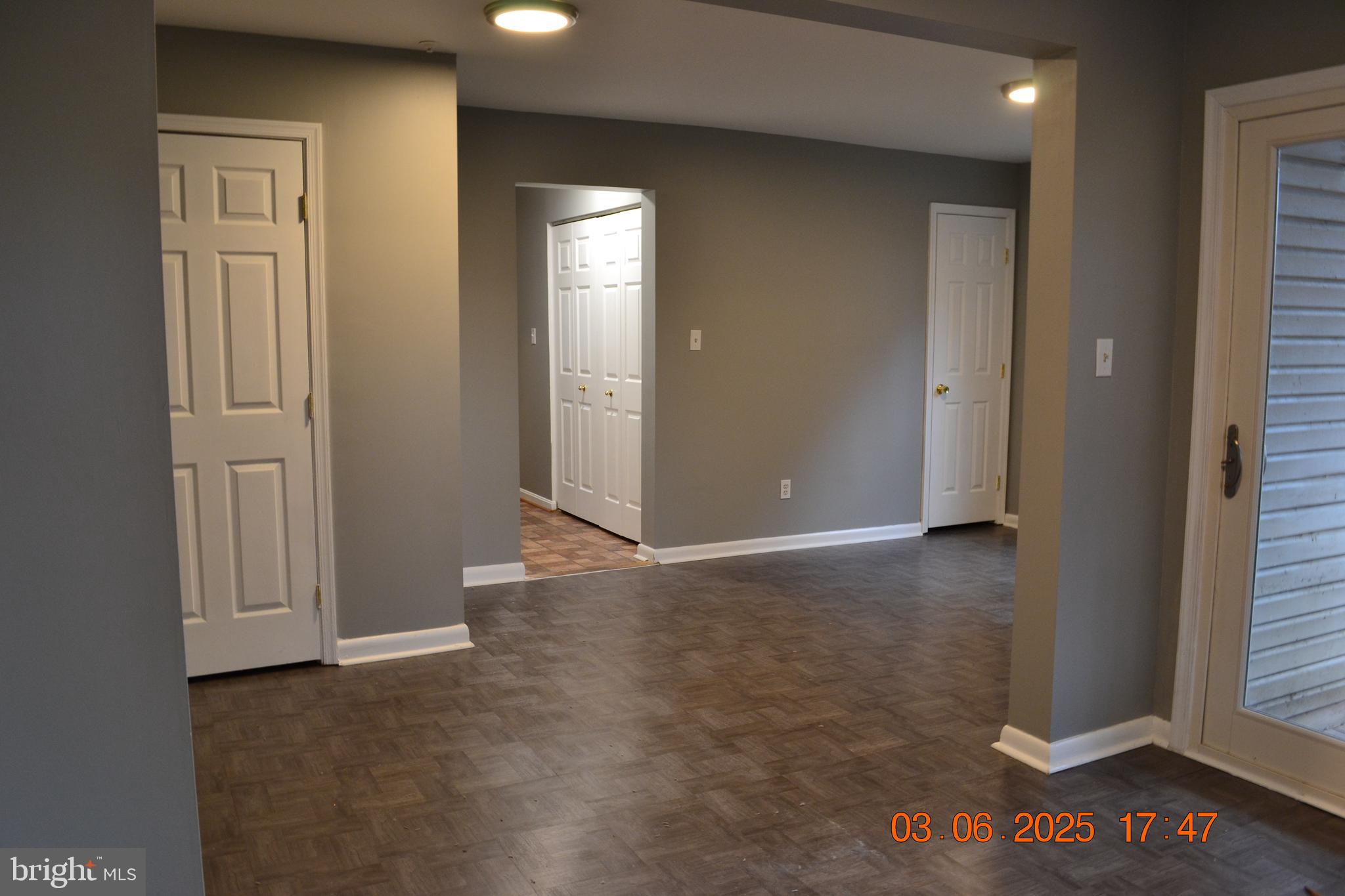 RIDGE COMMONS - Residential Lease