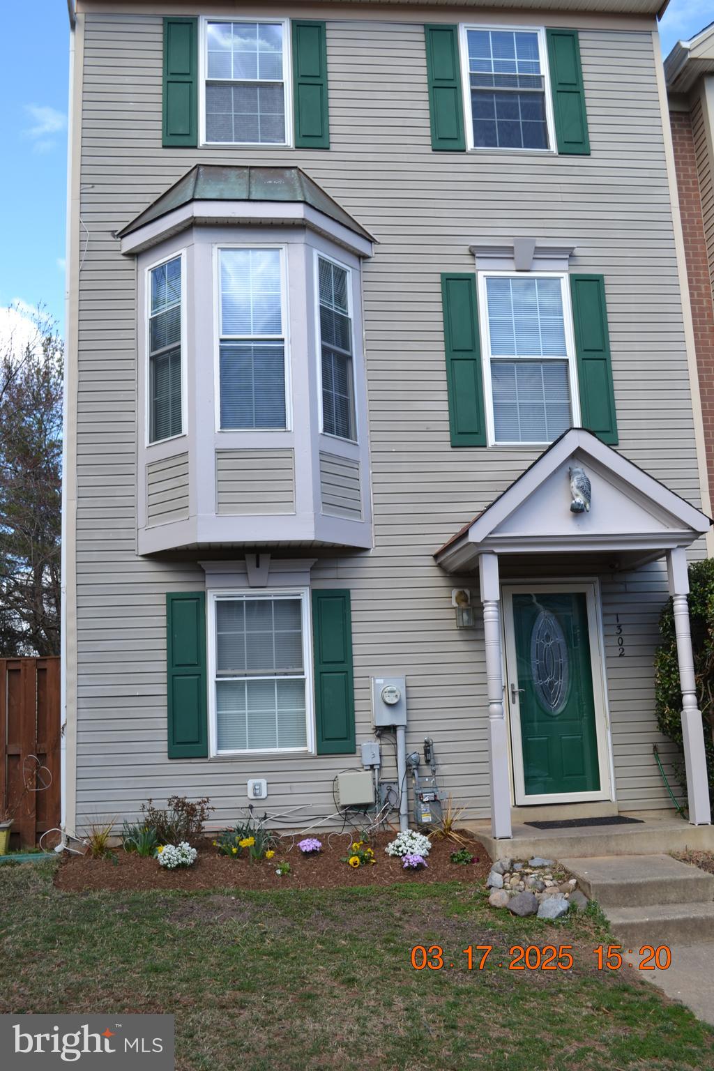 RIDGE COMMONS - Residential Lease