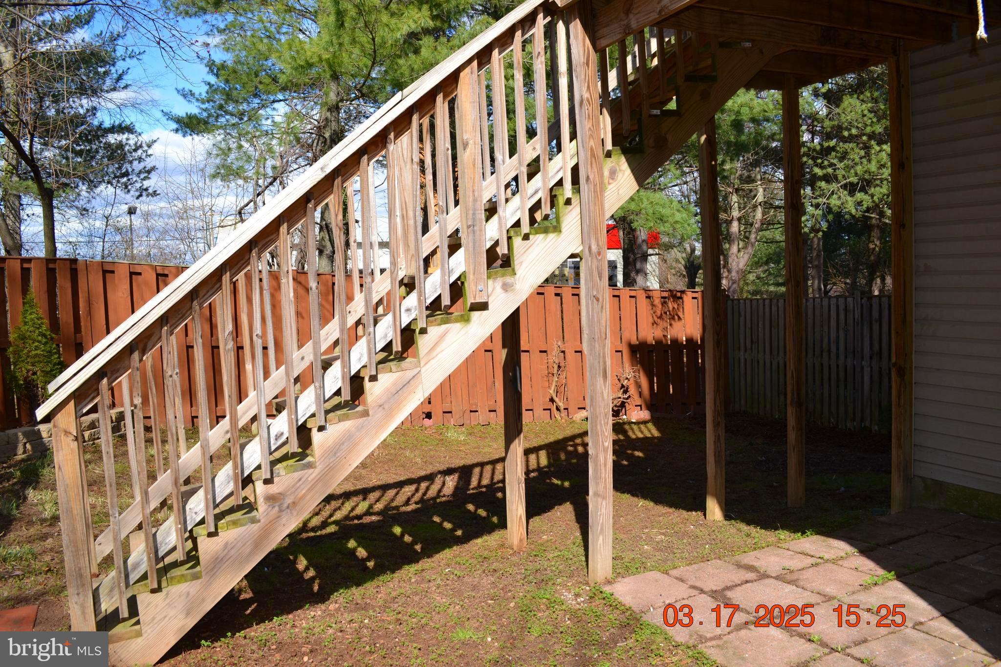 RIDGE COMMONS - Residential Lease