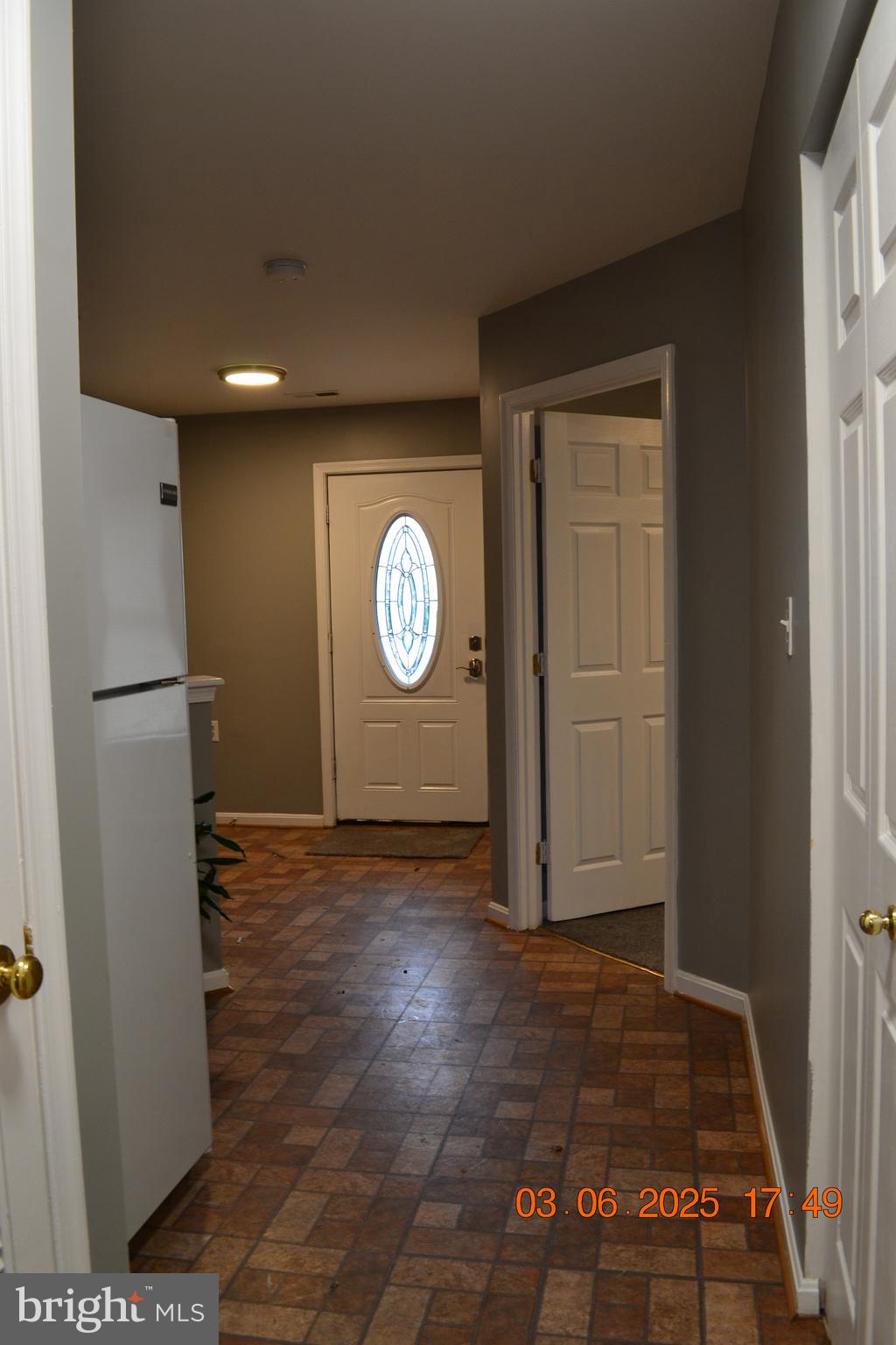 RIDGE COMMONS - Residential Lease