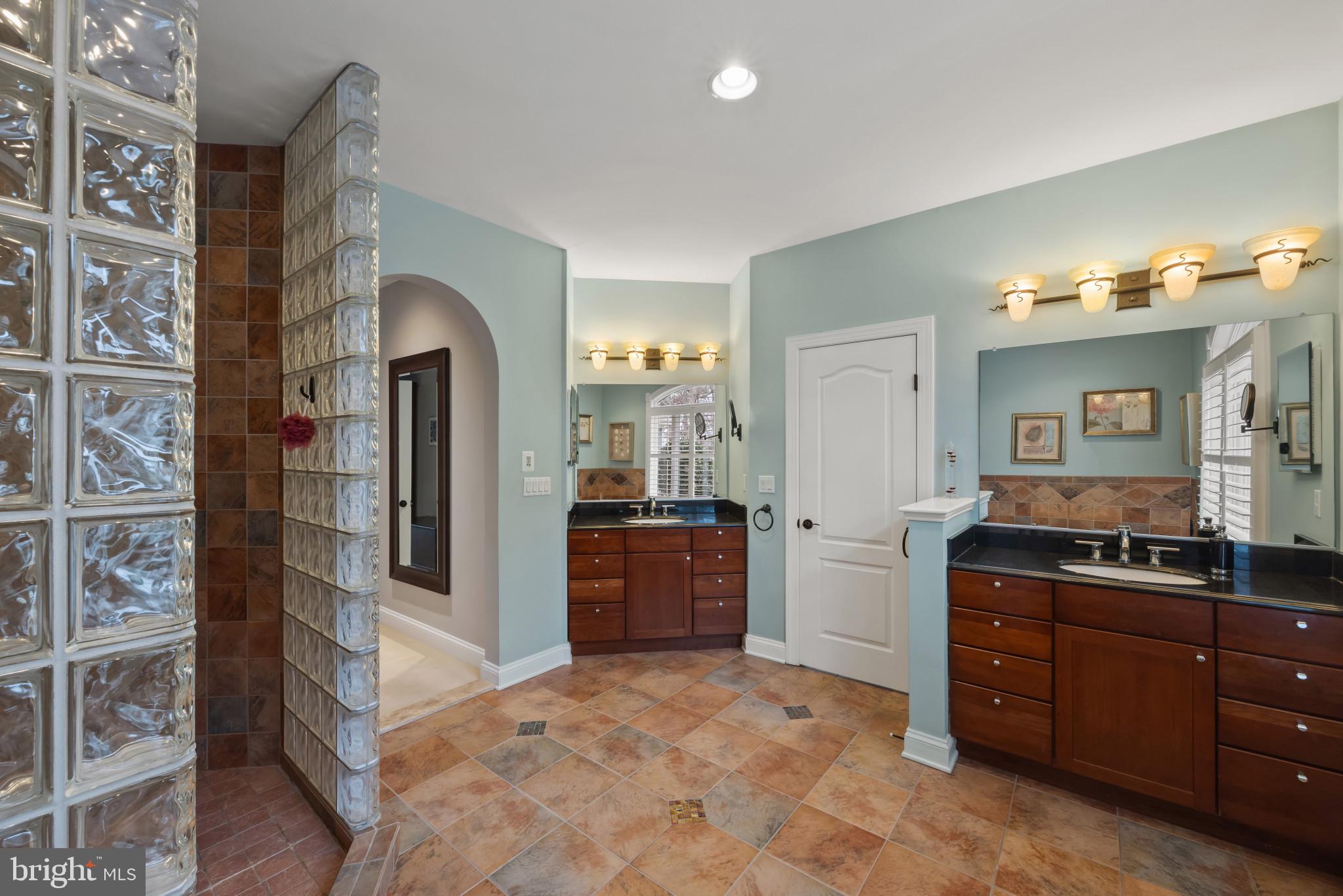 COVE CREEK CLUB - Residential