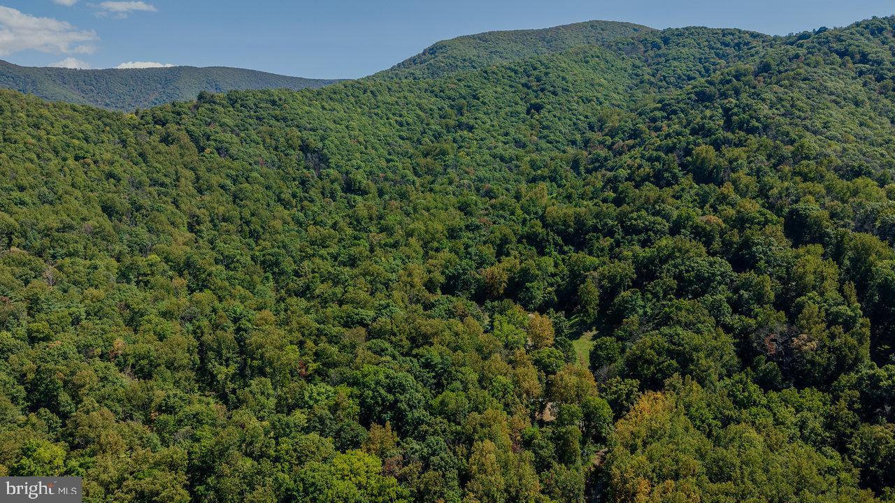 HELMS MOUNTAIN - Residential