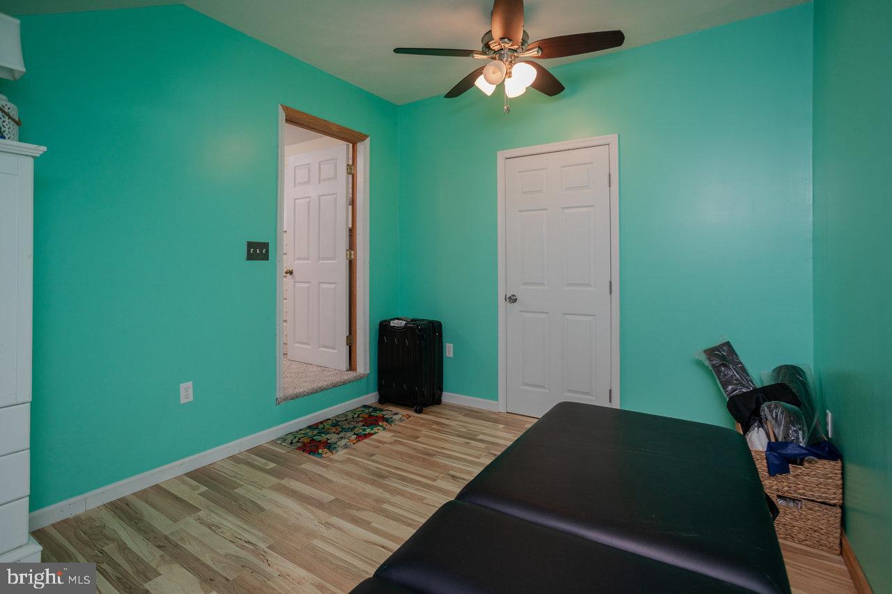 HELMS MOUNTAIN - Residential