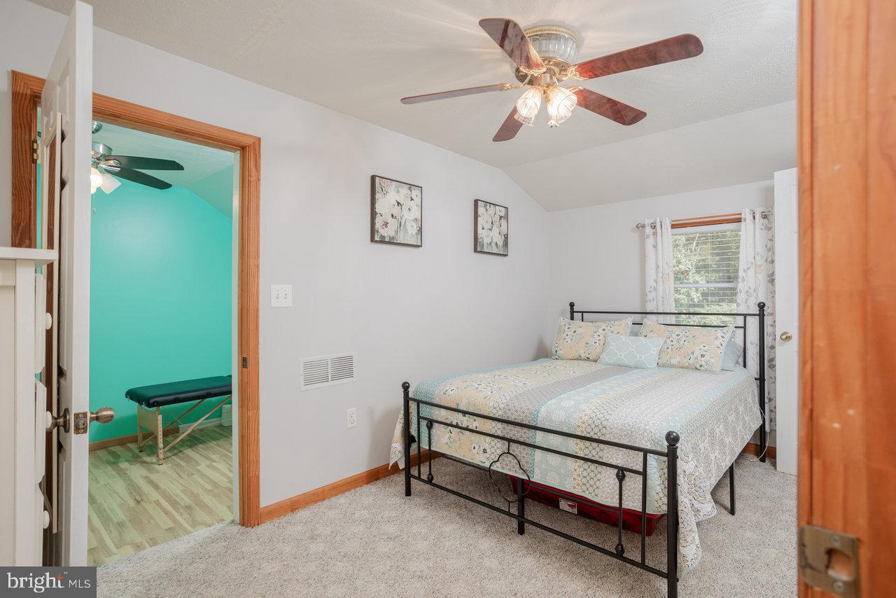 HELMS MOUNTAIN - Residential