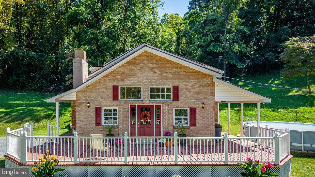 HELMS MOUNTAIN - Residential