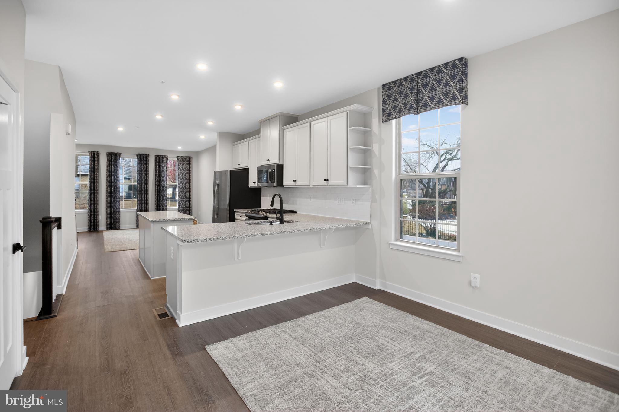 MONTGOMERY VILLAGE - Residential