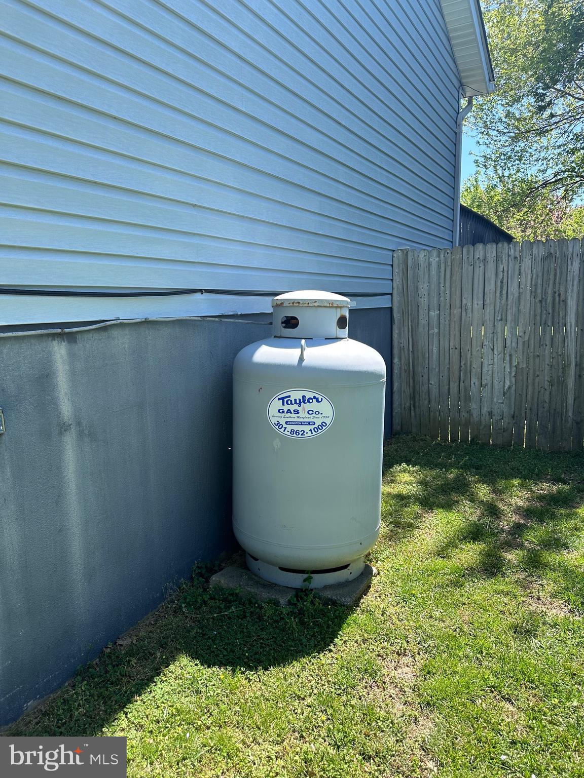 HEARDS ESTATES - Residential Lease