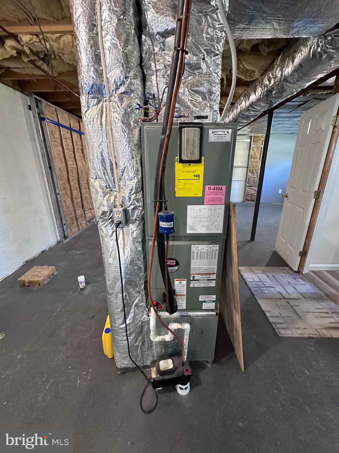 HEARDS ESTATES - Residential Lease