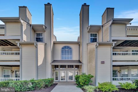 Photo of 302 Trinity Court #8, PRINCETON, NJ 08540 (MLS # NJME2071304)