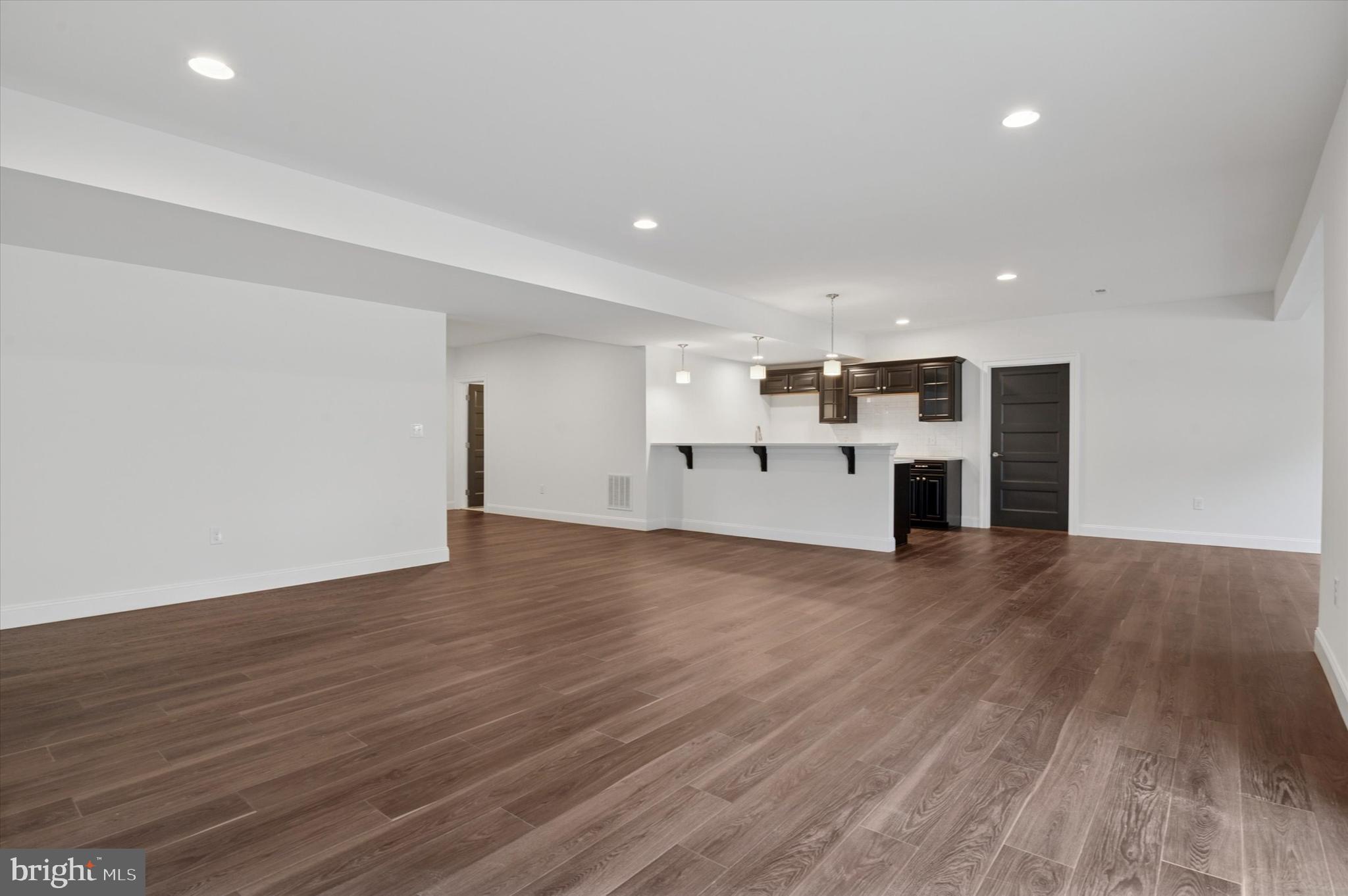 LEXINGTON POINTE - Residential