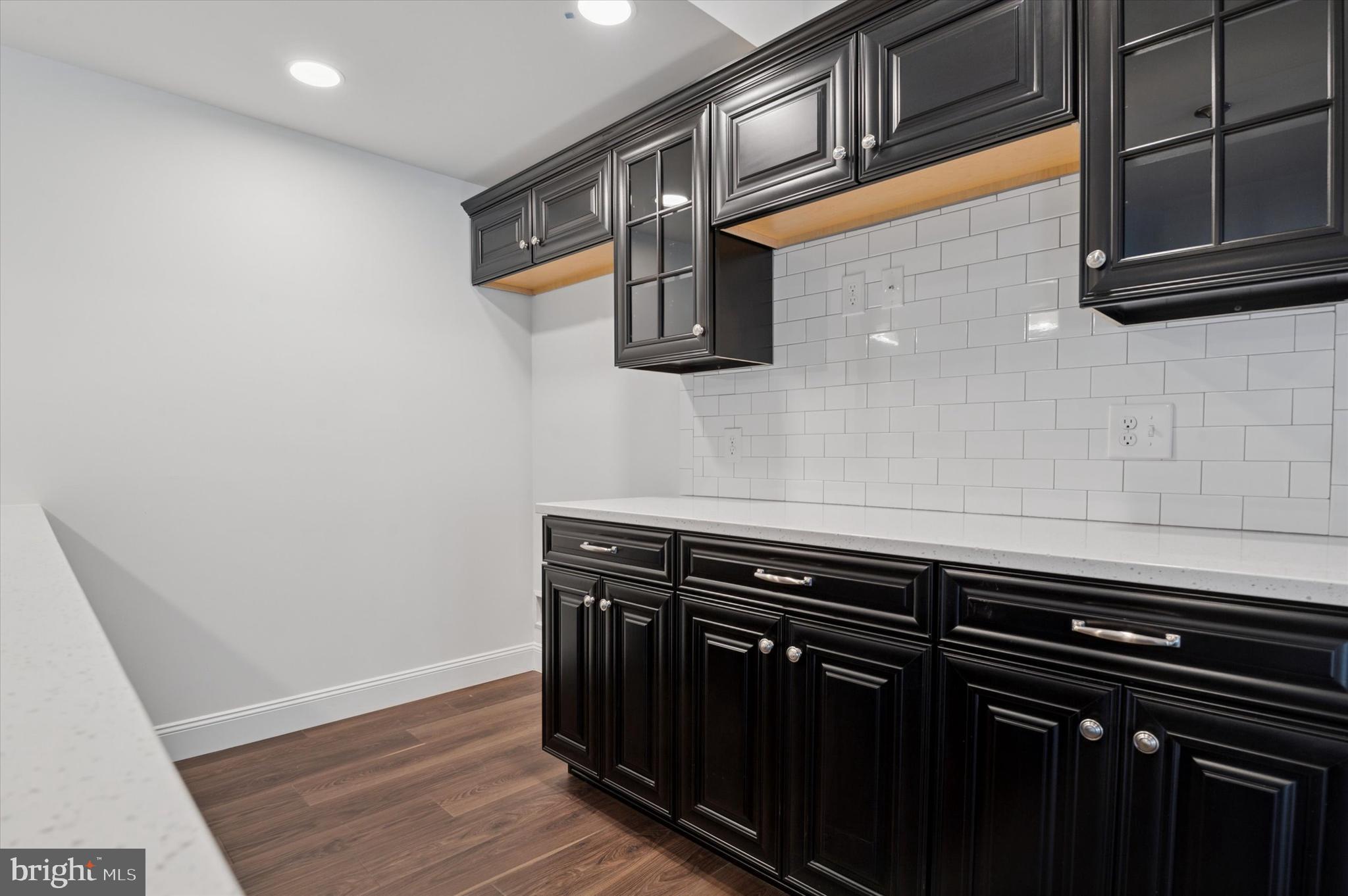 LEXINGTON POINTE - Residential