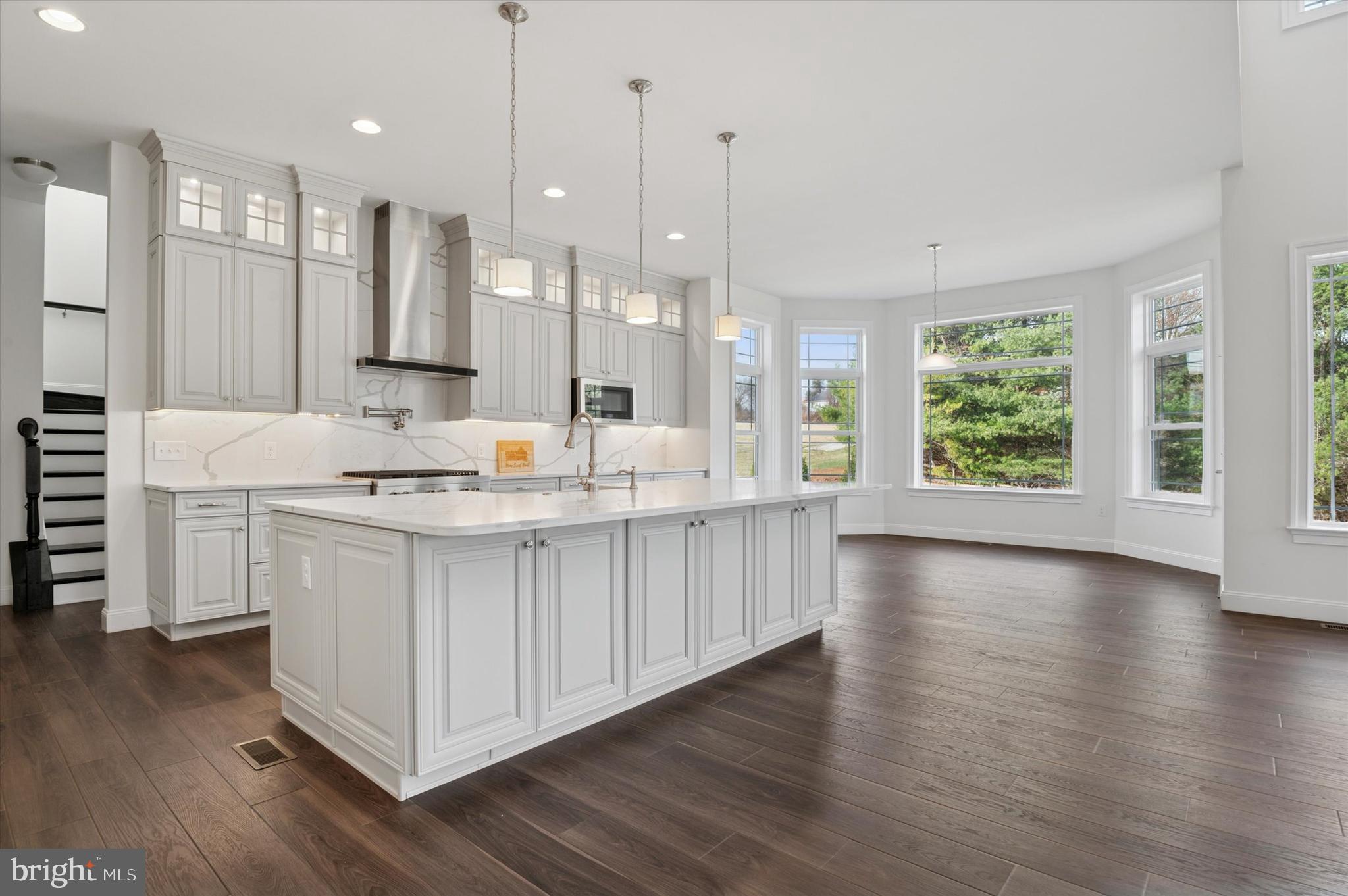 LEXINGTON POINTE - Residential