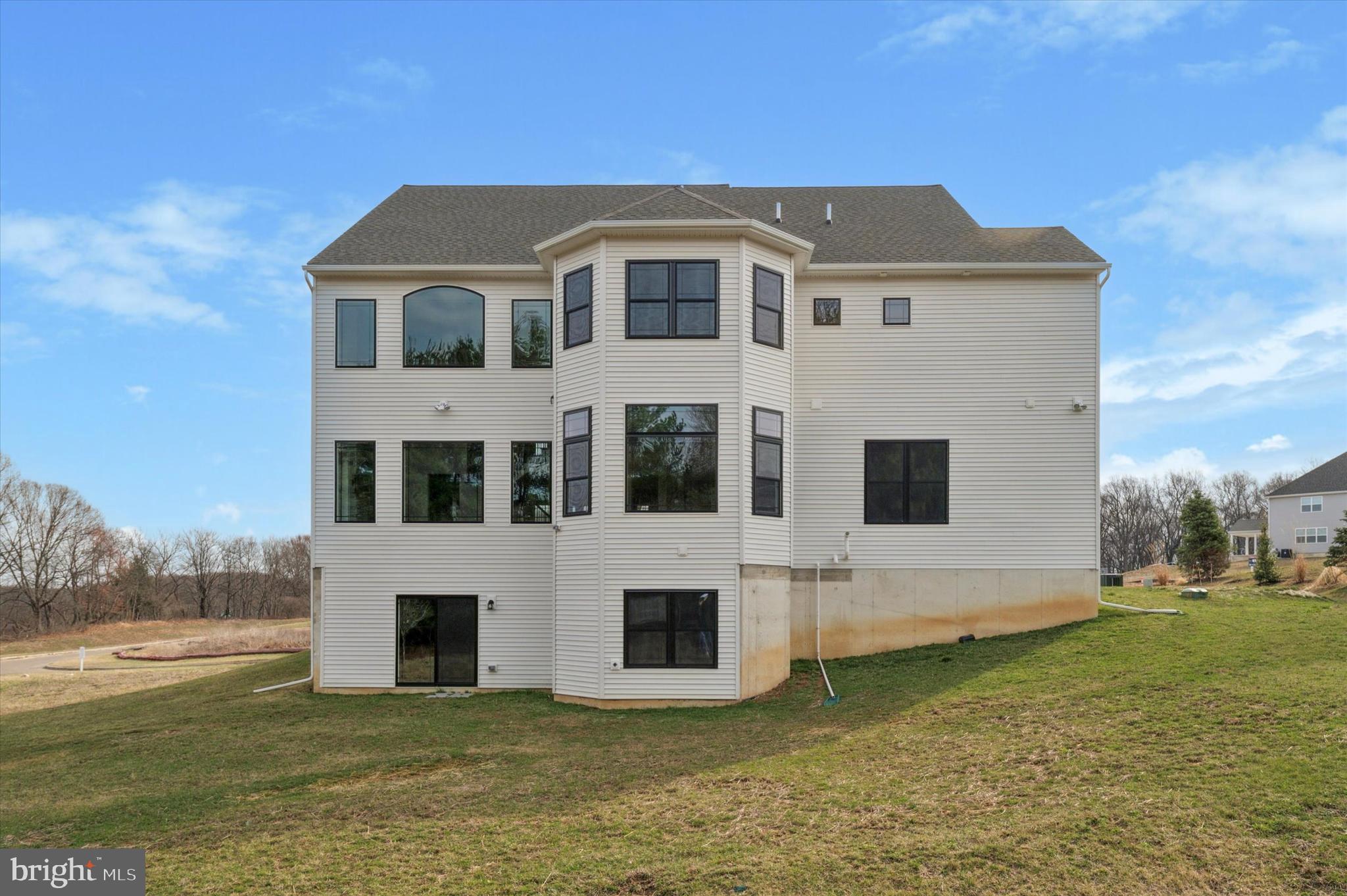 LEXINGTON POINTE - Residential