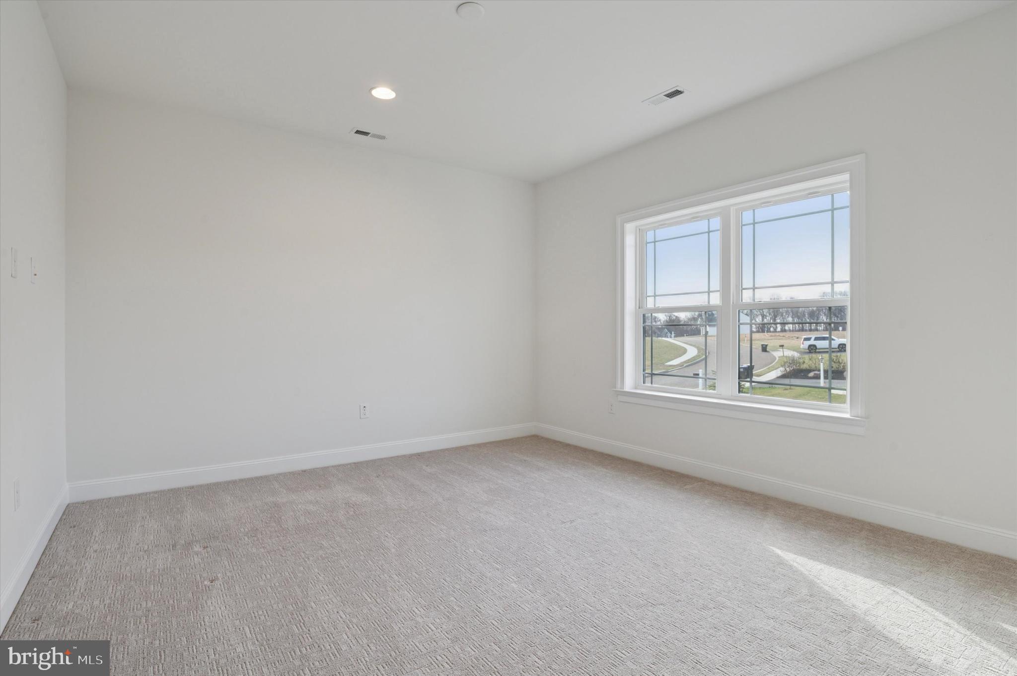 LEXINGTON POINTE - Residential