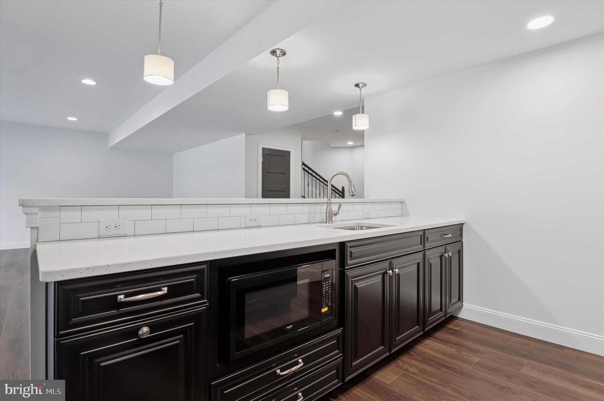 LEXINGTON POINTE - Residential