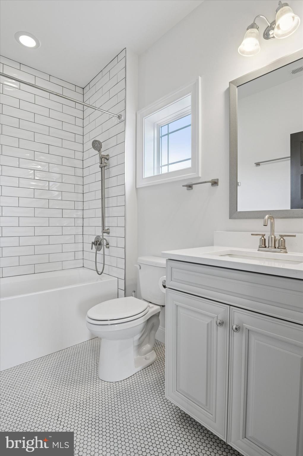 LEXINGTON POINTE - Residential