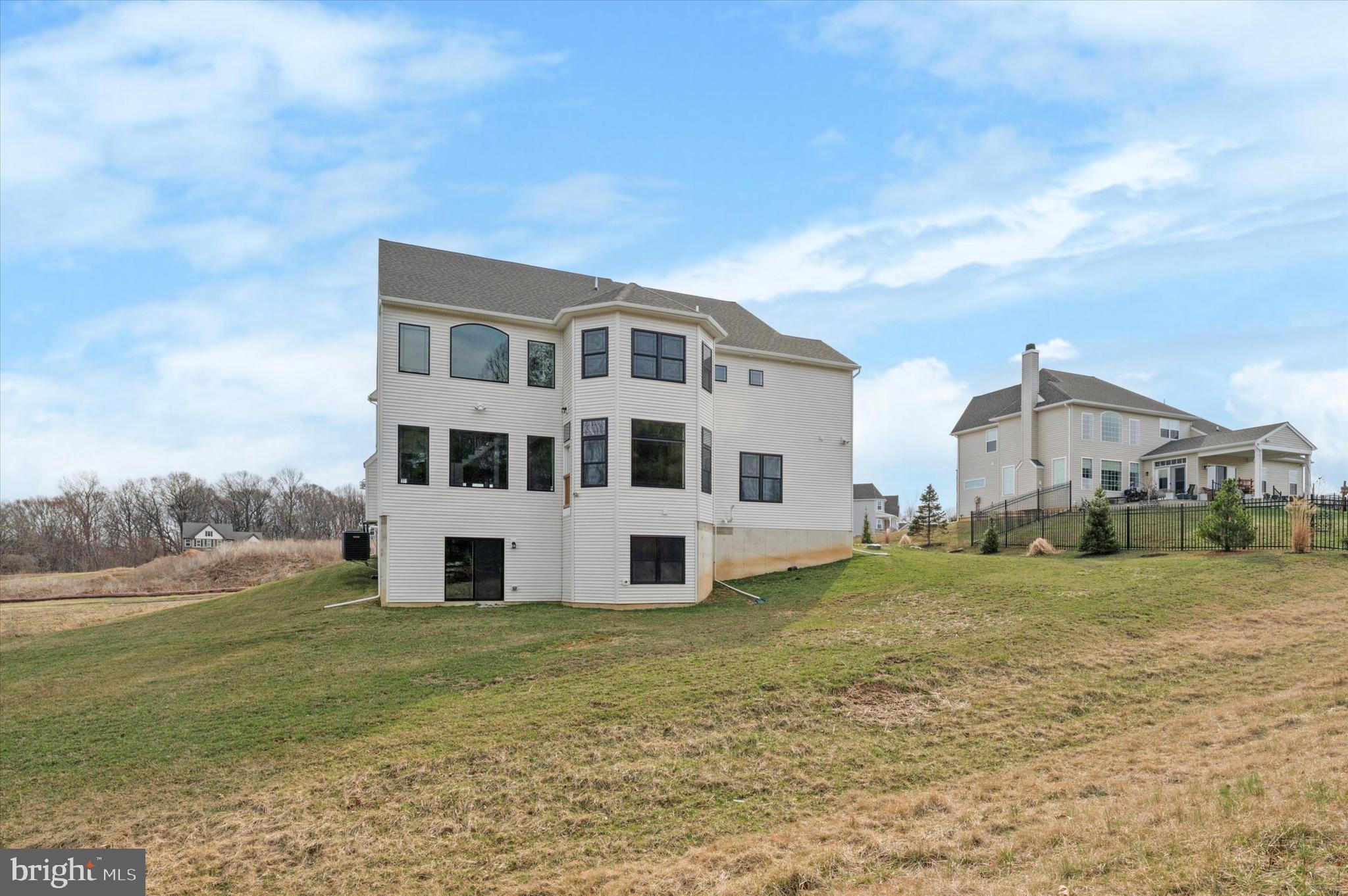 LEXINGTON POINTE - Residential