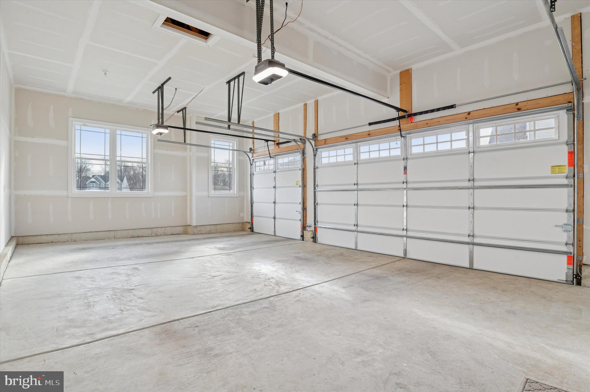 LEXINGTON POINTE - Residential