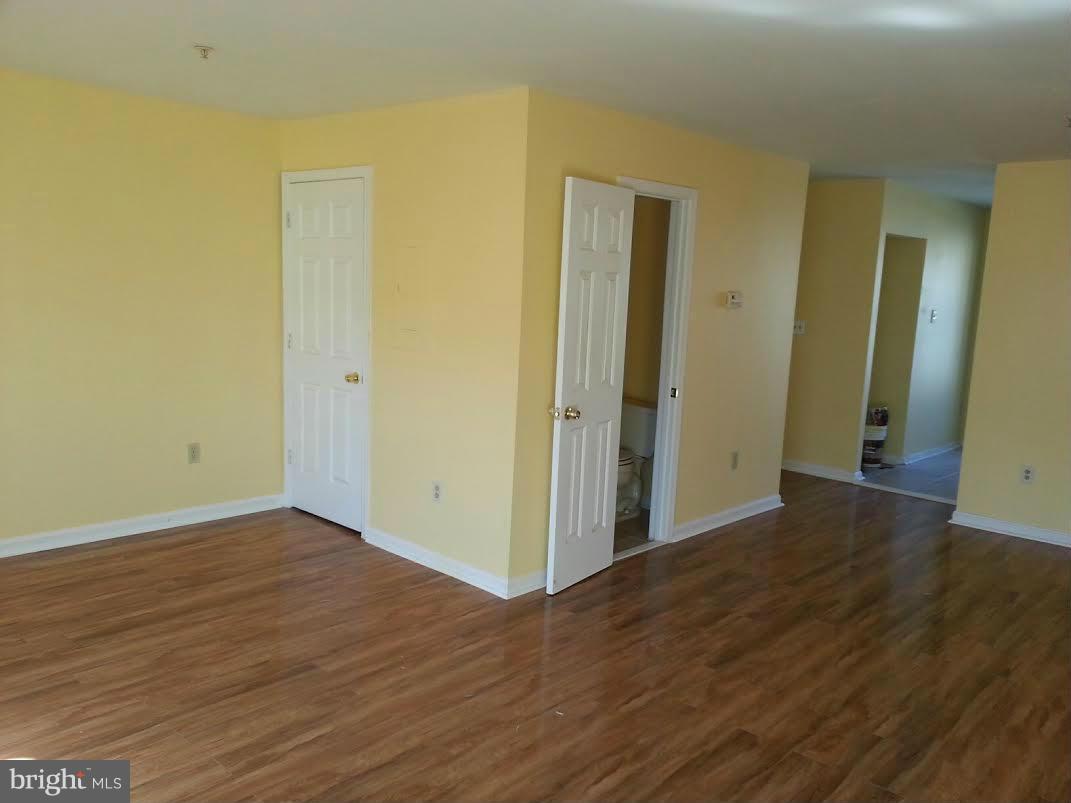 APPLEGATE CONDO - Residential