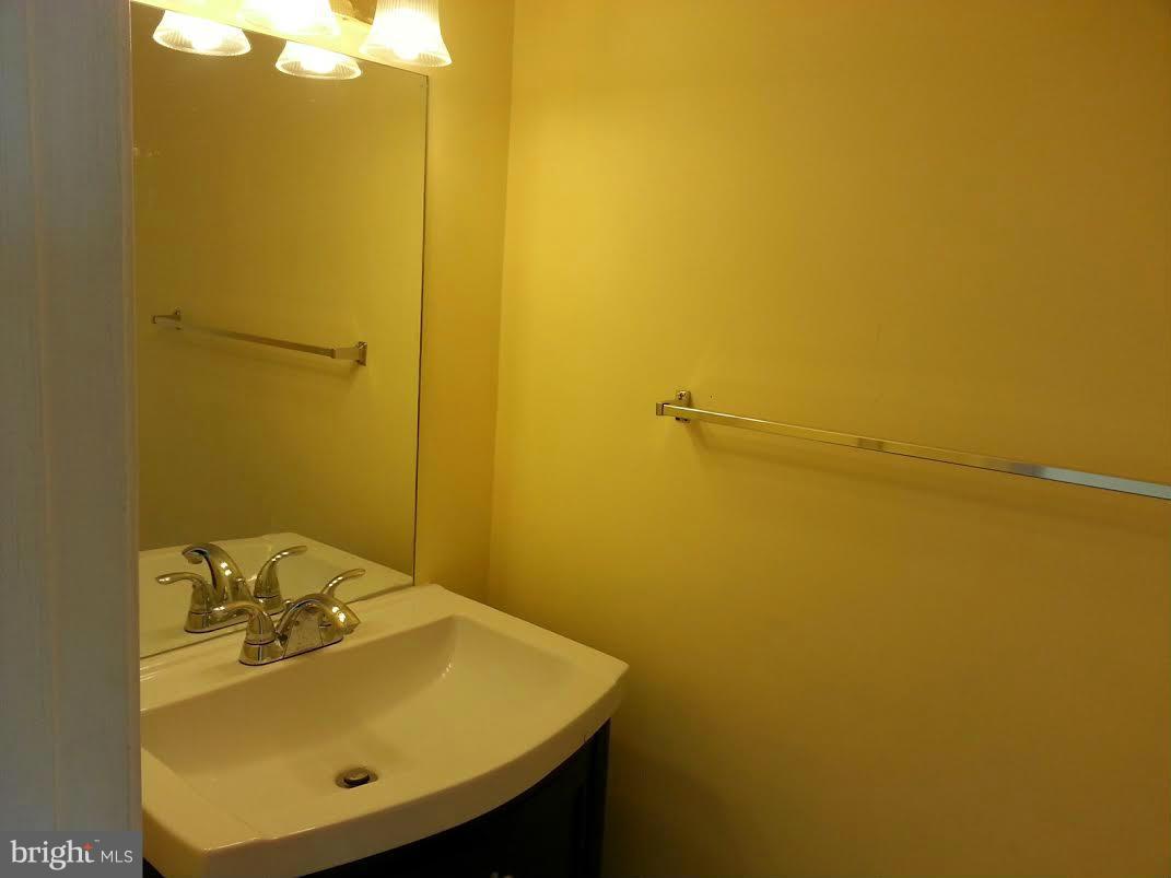 APPLEGATE CONDO - Residential