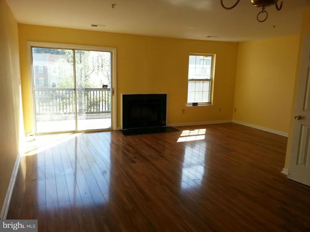 APPLEGATE CONDO - Residential