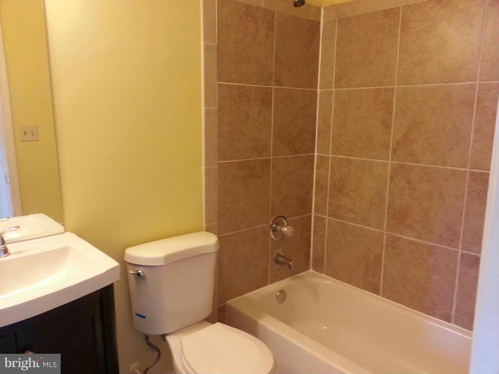 APPLEGATE CONDO - Residential