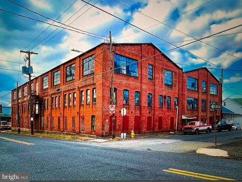 0 OAK & BROAD MOUNTAIN AVE FRACKVILLE PA 17931