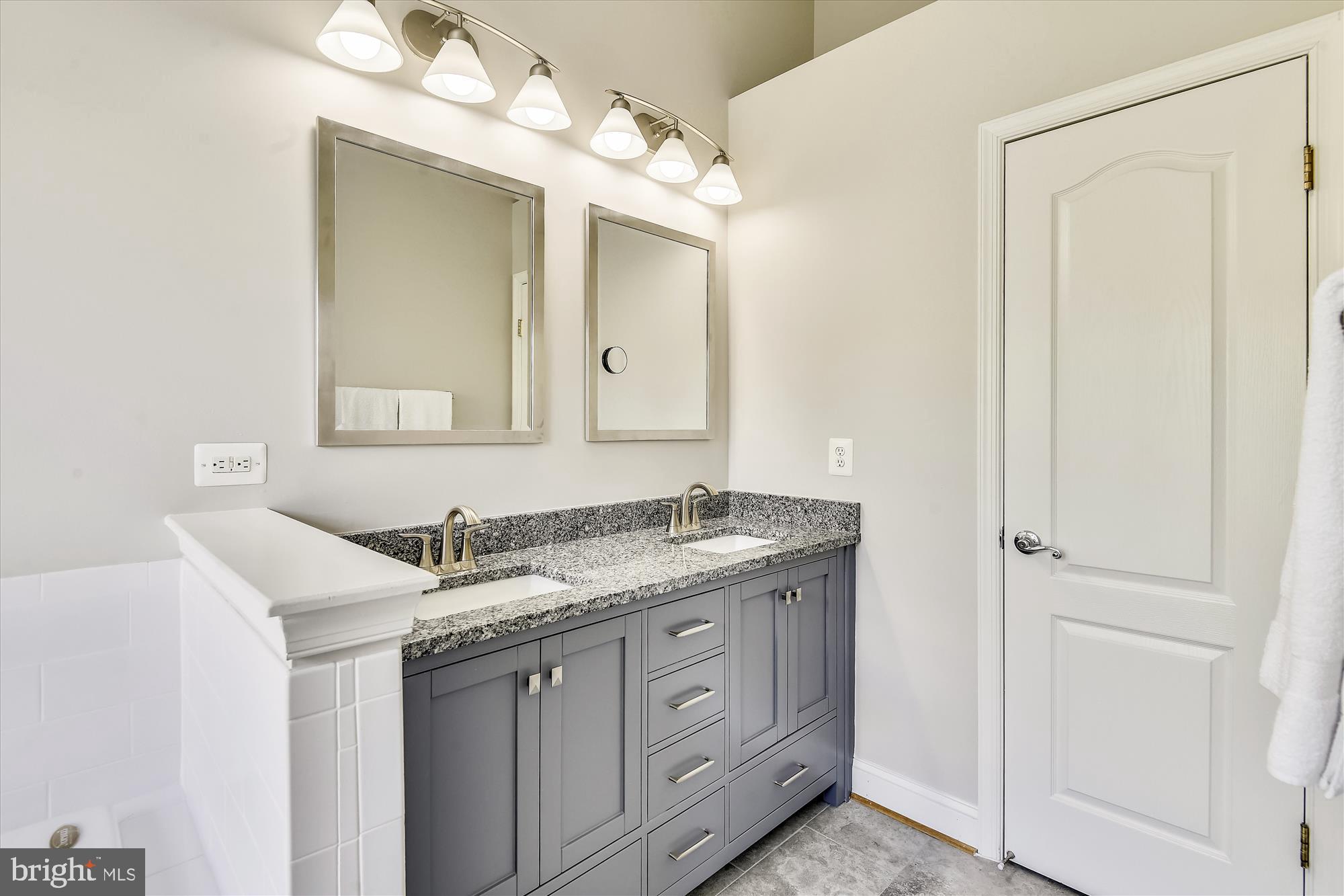 BROADLANDS SOUTH - Residential