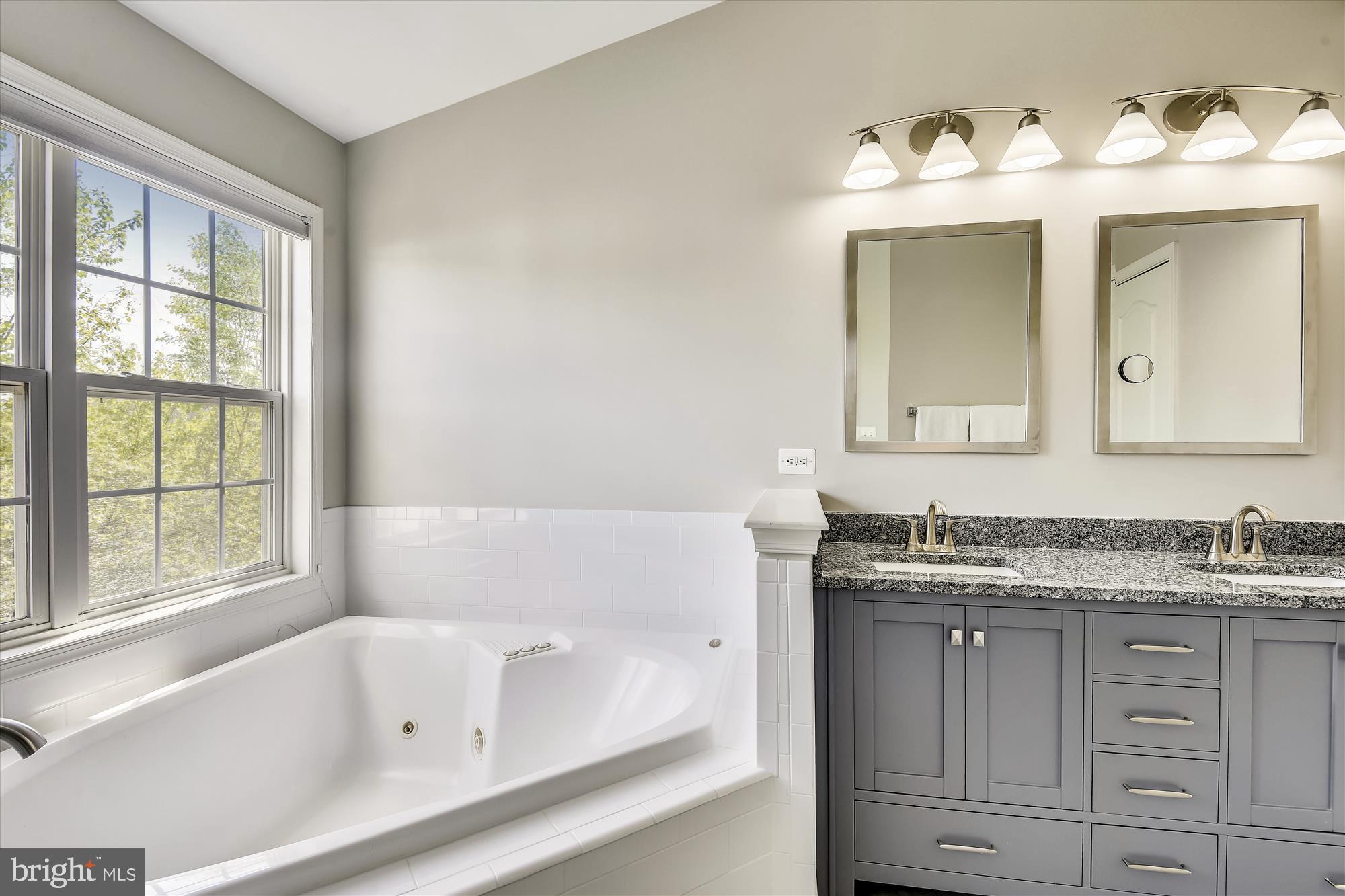 BROADLANDS SOUTH - Residential