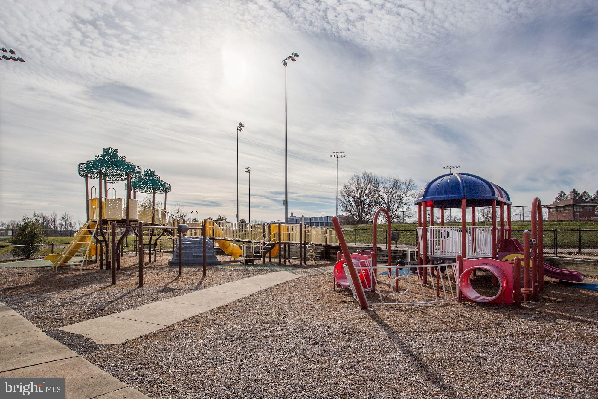 KENTLANDS MIDTOWN - Residential