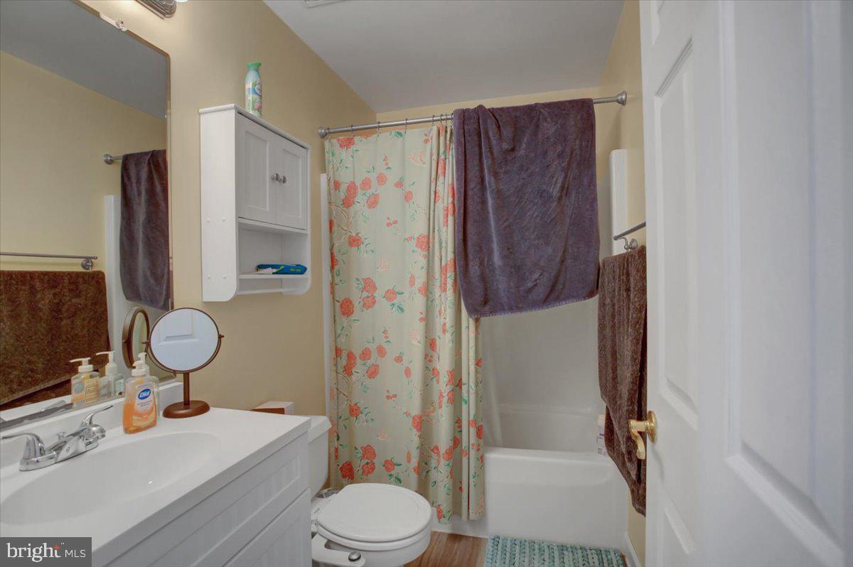 LARASH MANOR - Residential