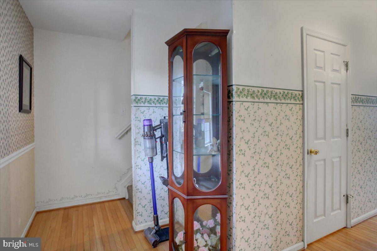 LARASH MANOR - Residential